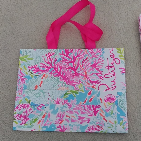 Lilly Pulitzer shopping bags - Picture 2 of 3